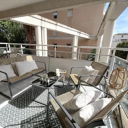 Appartement, Centre, Terrasse, Quartes Personnes *