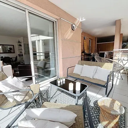 公寓 Appartement, Centre, Terrasse, Quartes Personnes *